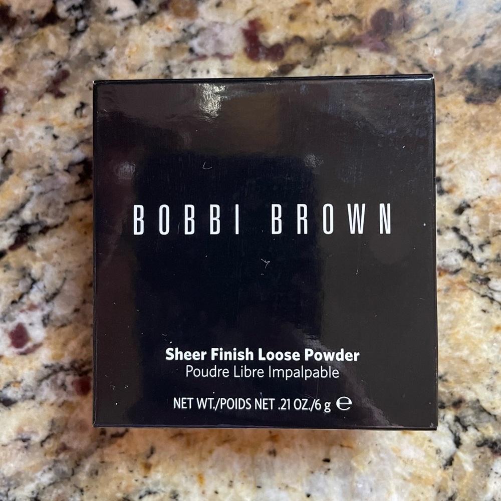 Bobbi Brown Sheer Finish Loose Powder in 2 Sunny Beige